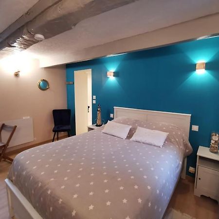 Le Rez De Jardin Apartment Honfleur Bagian luar foto
