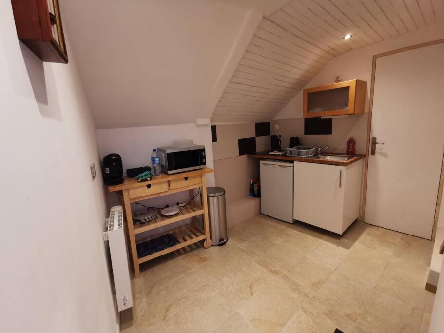 Le Rez De Jardin Apartment Honfleur Bagian luar foto
