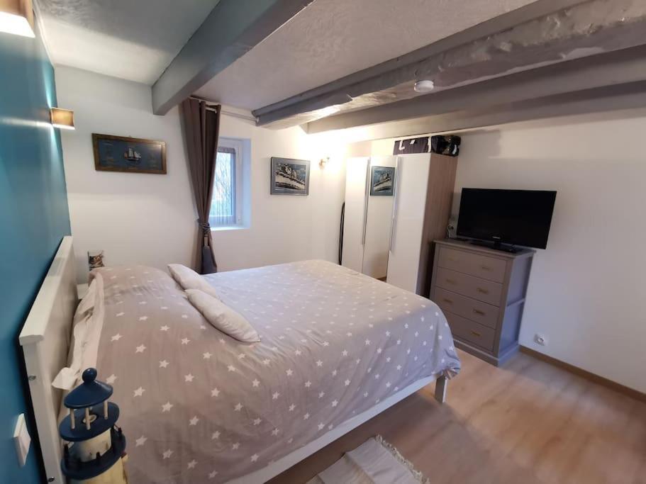Le Rez De Jardin Apartment Honfleur Bagian luar foto
