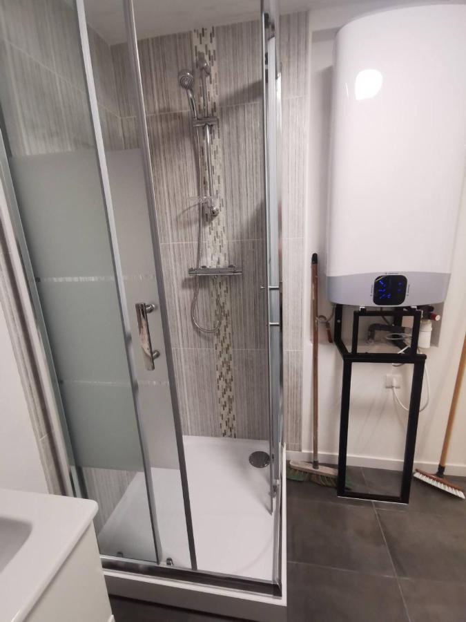 Le Rez De Jardin Apartment Honfleur Bagian luar foto